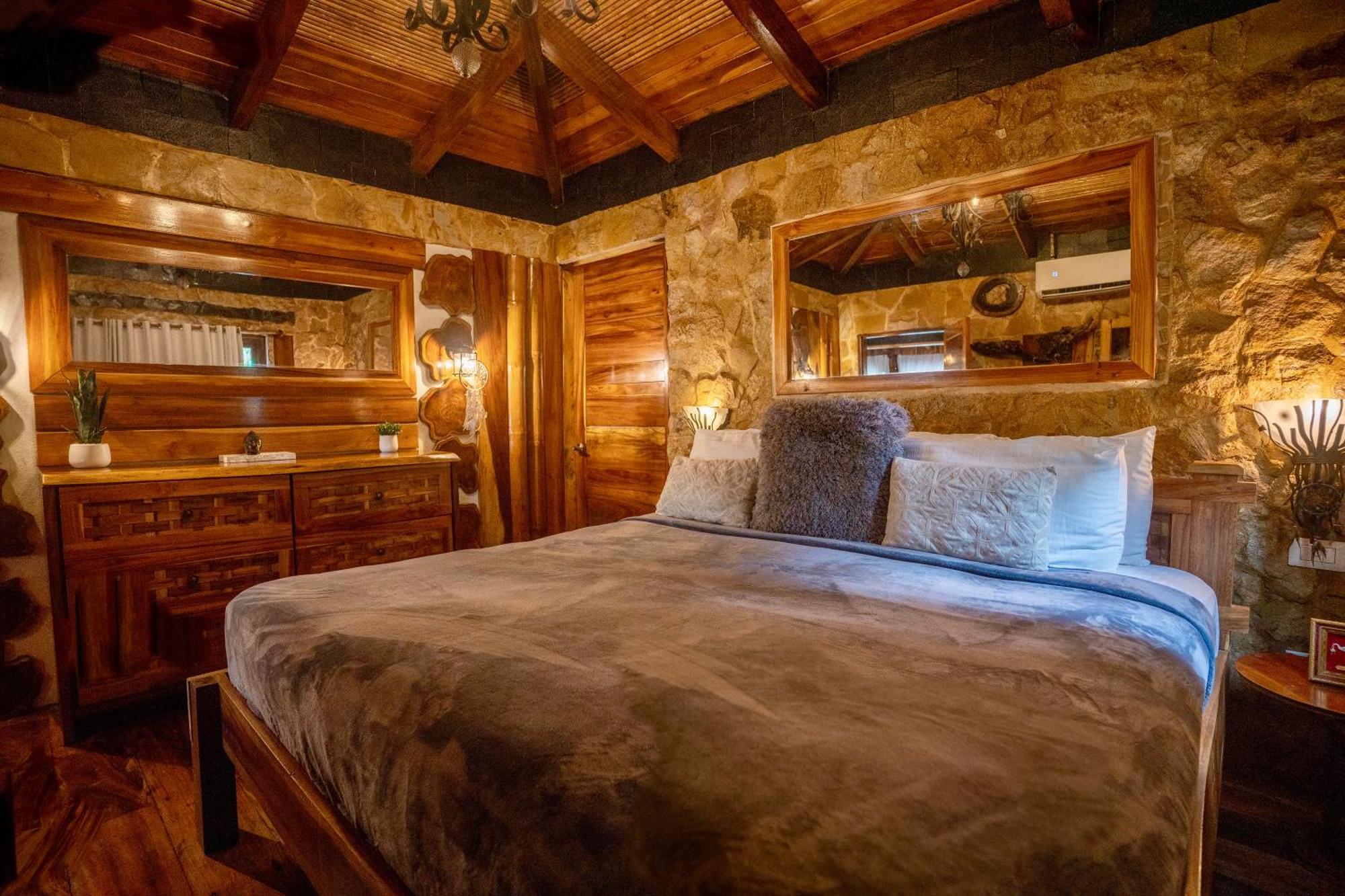 Ocho Artisan Bungalows (Adults Only) Тамариндо Екстер'єр фото