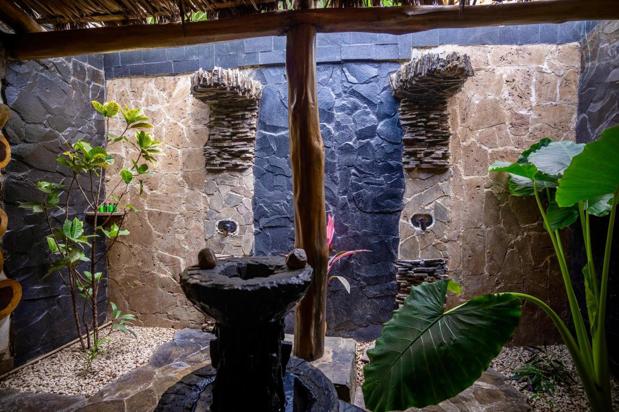 Ocho Artisan Bungalows (Adults Only) Тамариндо Екстер'єр фото